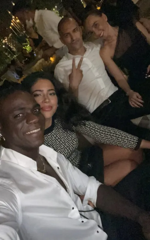 Mario Balotelli’den düğünde çiftetelli şovu