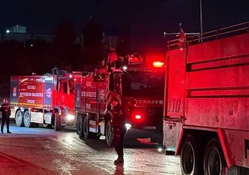 Kocaeli'de geri dönüşüm fabrikasında yangın!