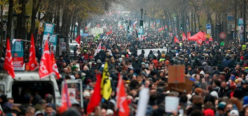 Fransa’daki grev eylemlerine 510 bin kişi katıldı