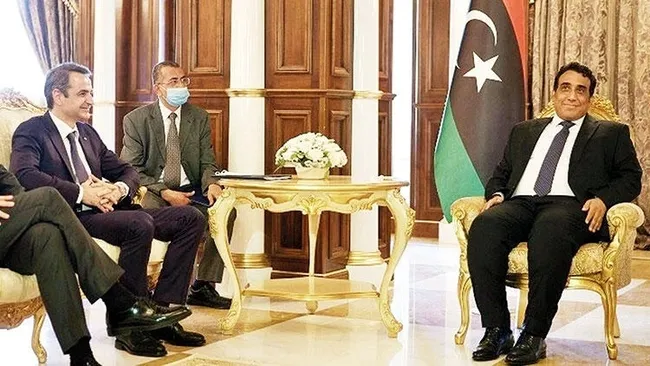 Kovduğu elçinin ayağına giden Yunanistan Başbakanı Miçotakis’in ilk sözü Türkiye oldu