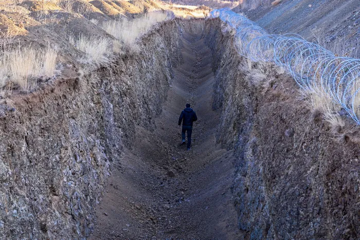 Türkiye-İran sınırına güvenlik duvarı! Yüzde 70'i bitti - 1