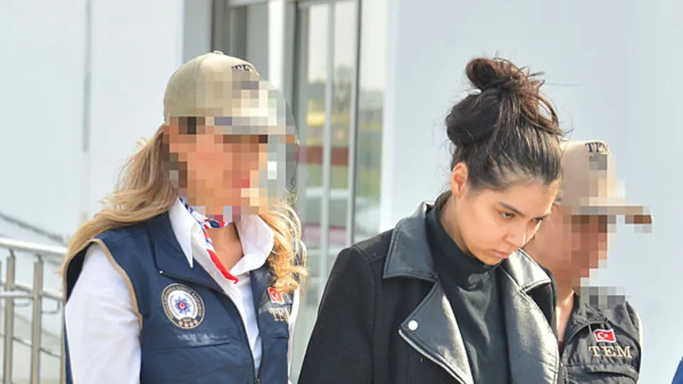 4 dil bilen Fransız Anissa Laaroussi DEAŞ’a katılmak için geldiği Adana’da yakalandı