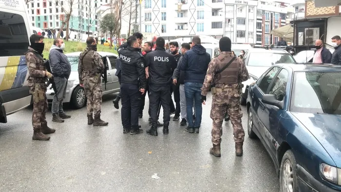 Son dakika: İstanbul Esenyurt’ta kılıçlı pompalı tüfekli kavga! Yaralılar var - 1