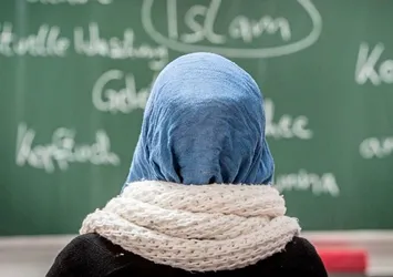 Avusturya'daki başörtüsü yasağı Anayasa Mahkemesi'ne taşındı