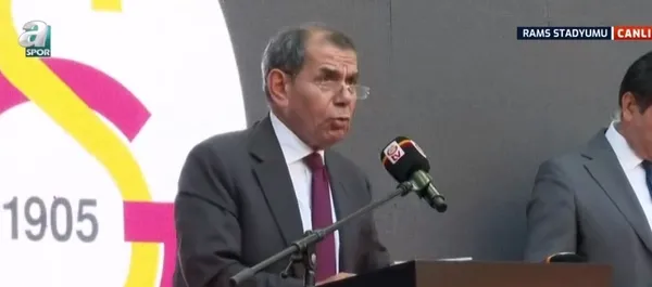 Galatasaray’da yıldızlar geçidi! İmza töreninde taraftarlar stadyumu doldurdu