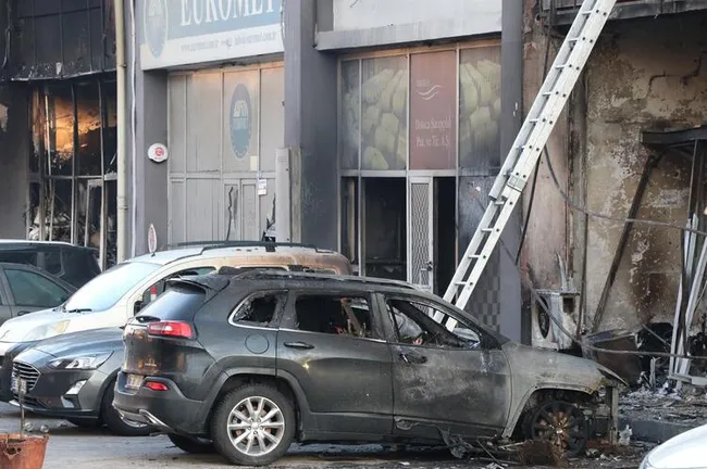Ankara'da kimyasal madde üreten iş yerinde çıkan büyük hasara neden oldu - 1