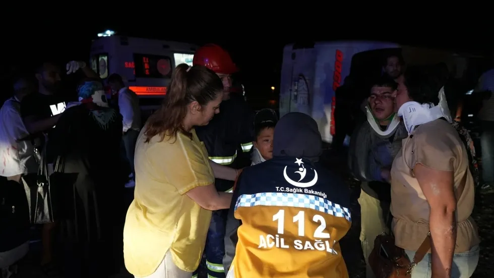 1784926609151.jpg Kırıkkale'de can pazarı! Yağış nedeniyle kontrolden çıkan yolcu otobüsü devrildi: 40 yaralı - 1