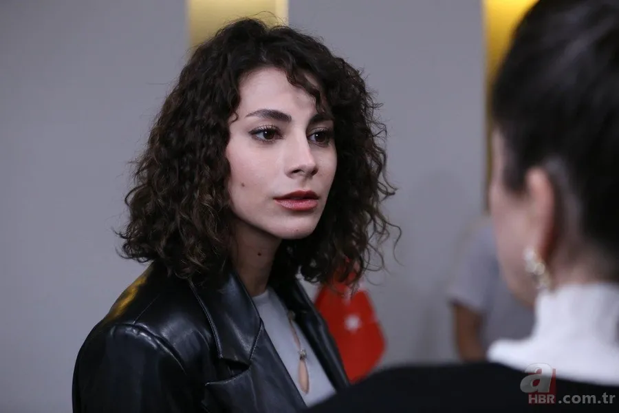 Bir Küçük Gün Işığı'nda Elif Fırat'ın babasının Cemil olmadığını öğrendi! 5