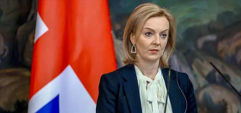 İngiltere Başbakanı Liz Truss'a "darbe" mi? | Sterlin dolar karşısında rekor düşüş gösterdi | Ekonomi ne olacak?