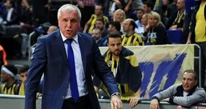 Obradovic, 2. dalya için sahada