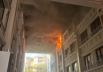 Yalova'daki 5 katlı otelde yangın: Maddi hasar meydana geldi