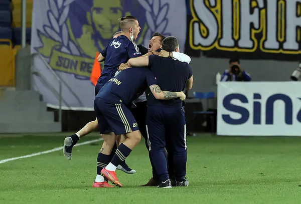 ankaragucu-fenerbahce-maci-sonrasi-emre-belozoglundan-flas-sozler-allahin-izniyle-1620506560068.jpg Ankaragücü - Fenerbahçe maçının ardından Emre Belözoğlu'ndan şampiyonluk sözleri - 2