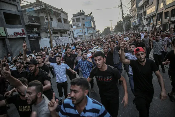 israil-gazzede-sivilleri-vurdu-biri-cocuk-10-kisi-hayatini-kaybetti-1659724593598.jpg İsrail Gazze'de sivilleri vurdu: Biri çocuk 10 kişi hayatını kaybetti - 2