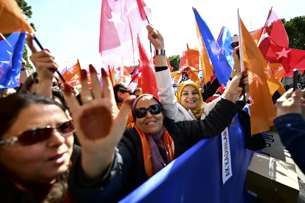 ak-parti-mugla-mitingi-baskan-erdogandan-onemli-aciklamalar-31-martta-milli-irade-bayramini-ilan-edecegiz-1709473860939.jpg