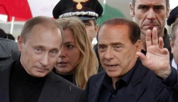 Berlusconi’nin Putin’e hediyesi İtalya’yı karıştırdı