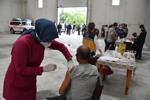 Kına ve nişan yasak mı | Sağlık Bakanı Fahrettin Koca o tarihi işaret etti! 35 yaş üstüne aşı müjdesi - 12