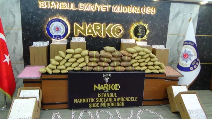 Son dakika: İstanbul’da uyuşturucu operasyonu: 781 bin hap ele geçirildi - 3