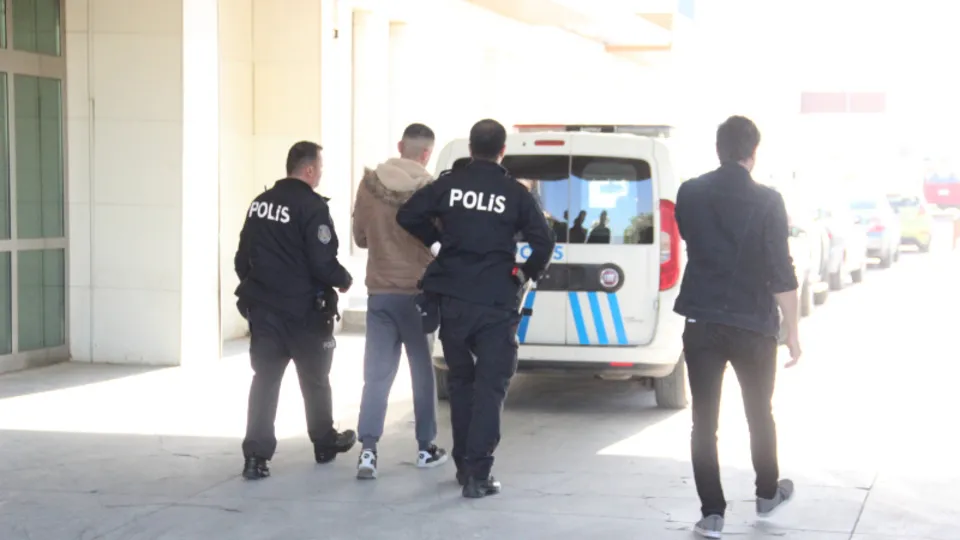4 ilde uyuşturucu tacirlerine dev operasyon! Tek tek yakalandılar