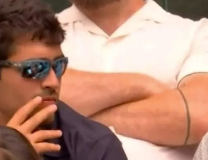 yeni-aska-yelken-acan-mert-ramazan-demirden-londra-pozlari-1752316973630.jpg Kaynak: Instagram