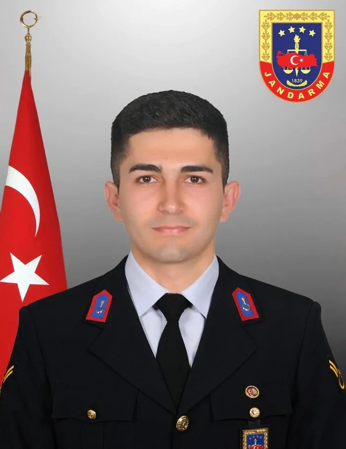 Şırnak'tan acı haber! Askeri aracın devrilmesi sonucu 2 asker şehit oldu, 2 asker yaralandı - 2