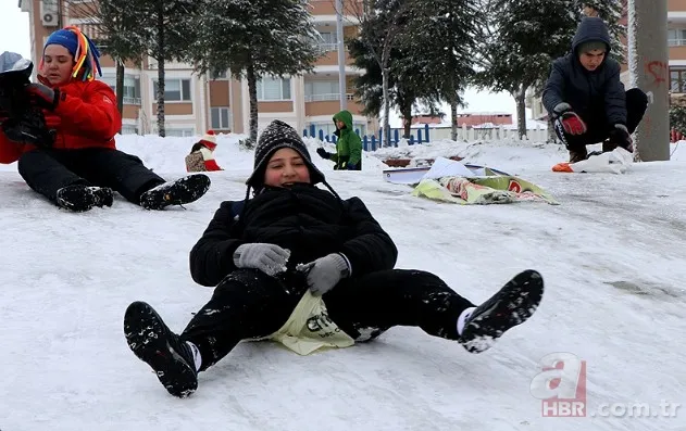 Valilikler peş peşe duyurdu! Eğitime kar molası: İşte 13 Ocak Salı okulların tatil edildiği iller 5