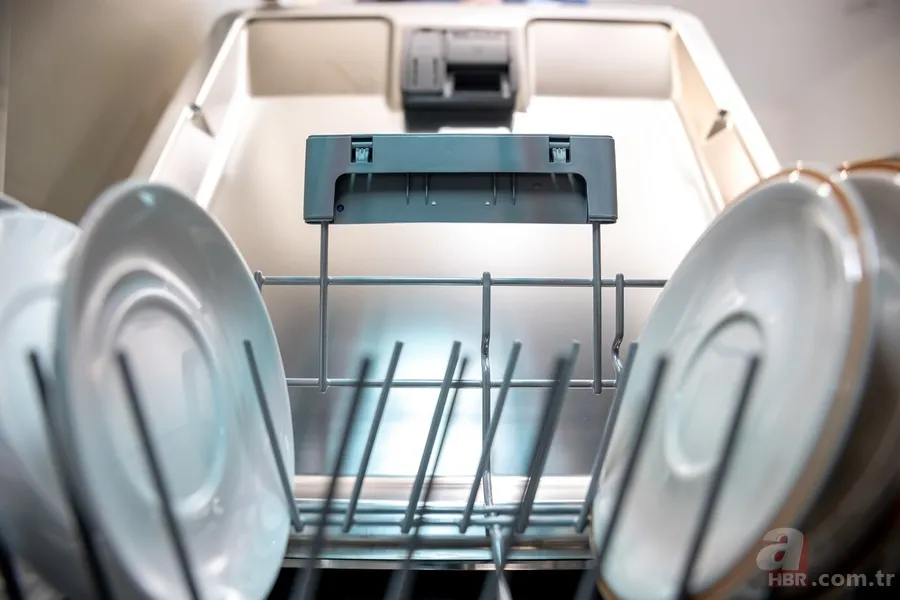 Bulaşık Makinesinde Alüminyum Folyo Mucizesi! Gıcır Gıcır Bulaşıklar İçin... 5