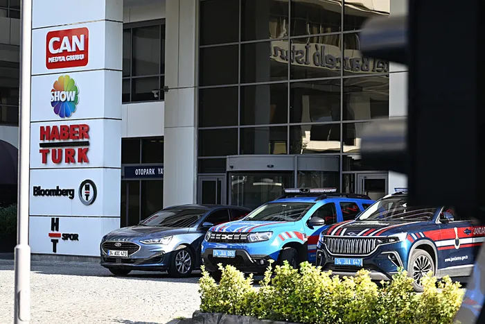 cinerin-sirketlerinde-kara-para-izi-suc-gelirine-ticari-islem-susu-1759466363620.jpeg Ciner’in şirketlerinde kara para izi! Suç gelirine ticari işlem süsü | Şişeden İngiltere'ye uzanan tezgah - 6