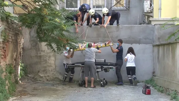 1628414205953.jpg Kadıköy'de korkunç olay! Arkadaşları kanlar içinde buldu - 2