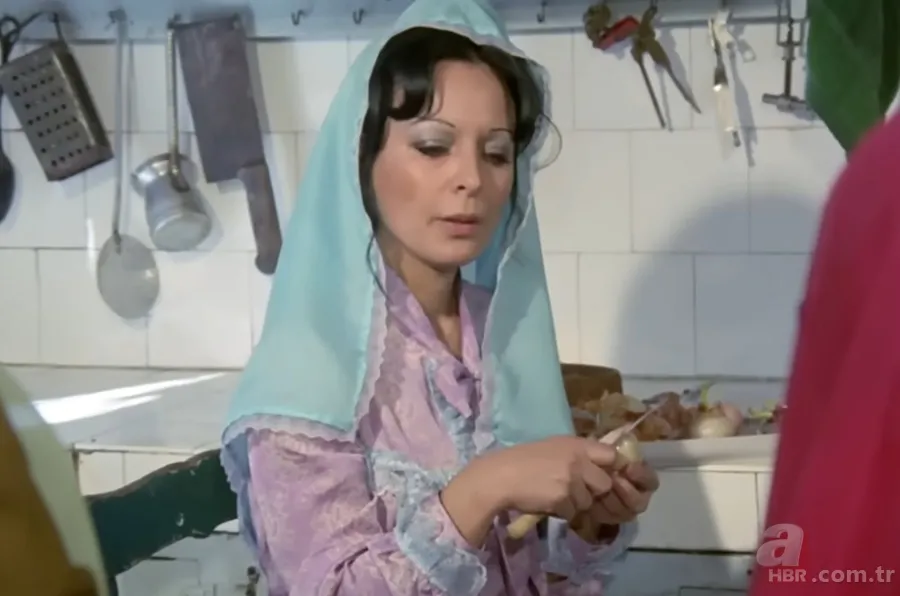 54 yıllık eşi Süt Kardeşler'in Afife'siymiş! 82 yaşındaki Şevket Altuğ bakın kiminle evli... 5