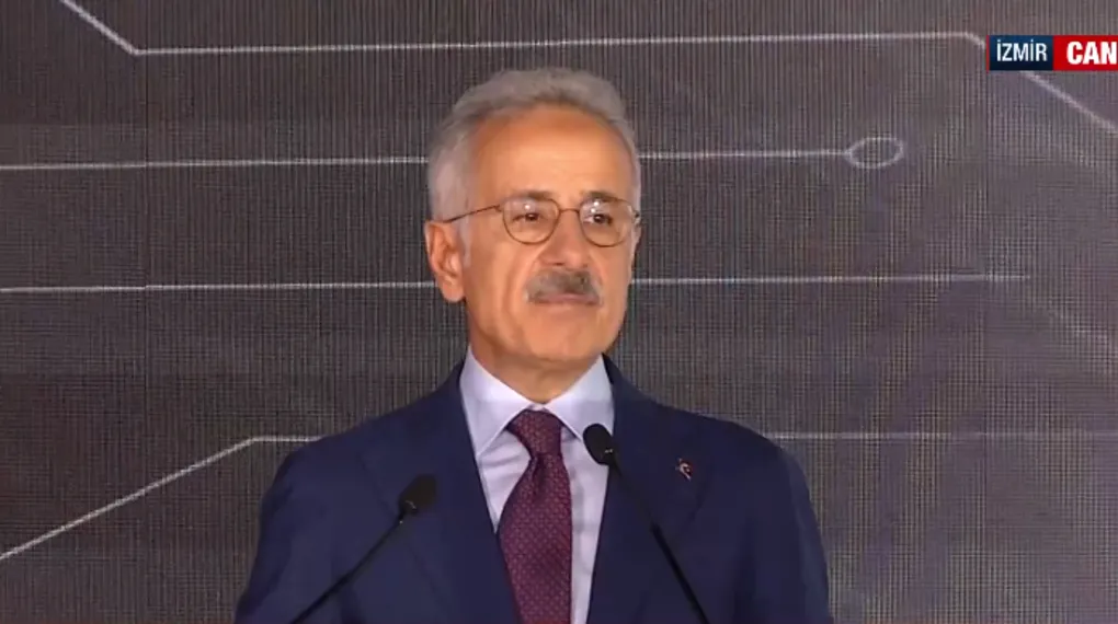 Bakan Uraloğlu açıkladı! Türkiye'nin dijital altyapısı 720 bin kilometrelik fiber ağa ulaştı