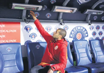 Eren Derdiyok 91 dakika ısındı!