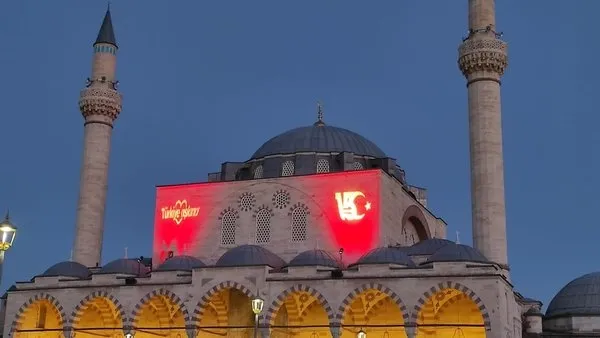 15 Temmuz teması tarihi Sultan Selim Camii'ne yansıtıldı - 2