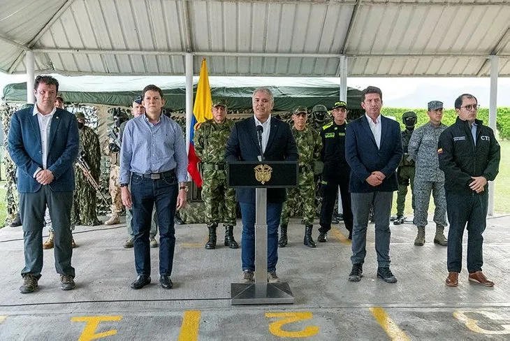 Otoniel yakalandı! Dünya bunu konuşuyor; askerler helikopterle getirdi