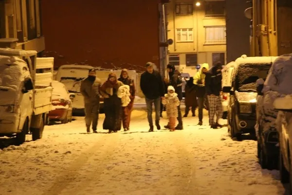 Son dakika: Kahramanmaraş’ta 7,7 büyüklüğünde deprem! Birçok ilde hissedildi | Başkan Erdoğan bölgedeki belediye başkanlarını aradı