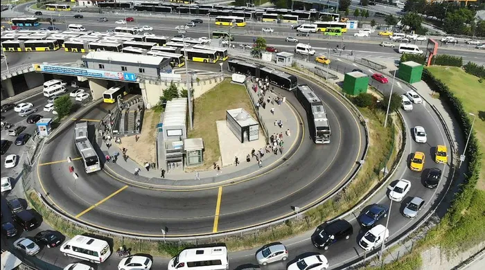 CHP'li İBB Zincirlikuyu Metrobüs Mescidinin kapısına kilit vurdu! Vatandaşlar isyan etti - 2