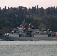 NATO savaş gemileri İstanbul Boğazından geçti