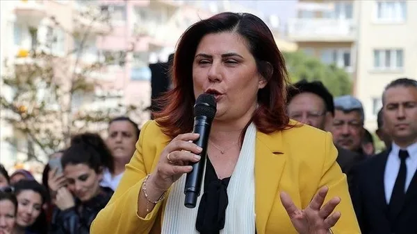chpde-hazan-vakti-muhalefet-tek-tek-dokuluyor-chp-yandasi-sevinc-kilicdarogluna-tepki-gosterip-istifa-edecek-1694461601361.jpg Muhalefet tek tek dökülüyor! CHP'deki rüşvet kavgasında istifa firesi! Fatih Atay Kılıçdaroğlu'nu eleştirerek CHP'den istifa edecek - 3