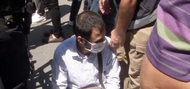 Ayasofya’da namaz için alana giremeyen vatandaş gözyaşlarına boğuldu
