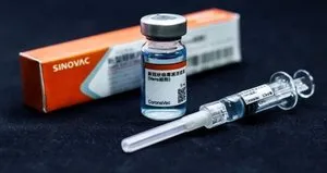 Sinovac aşısı olanlar dikkat! Karantinayı kaldırdılar