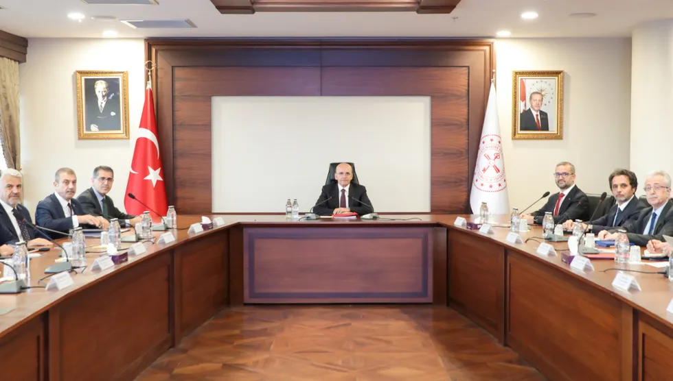 finansal-istikrar-komitesi-toplandi-1789622429165.jpg Ekonomi yönetiminde kritik zirve! Finansal İstikrar Komitesi 3 gün sonra yeniden toplandı - 1