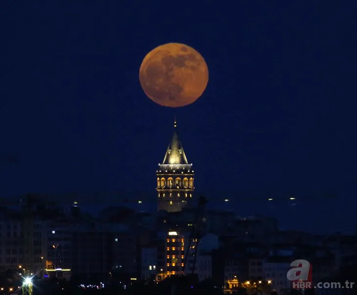 Süper Kanlı Ay görenleri büyüledi! İstanbul semalarında görsel şölen