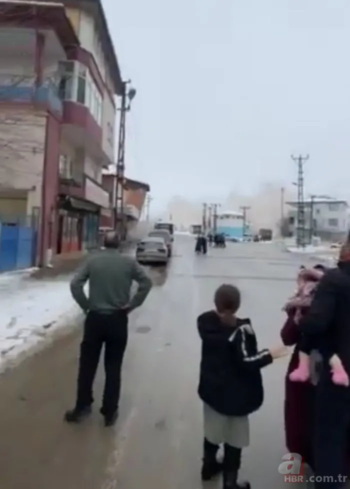 Depreme ait yeni görüntüler ortaya çıktı! İşte gökyüzünde ortaya çıkan ışık hüzmesi ve sallantı anı 8