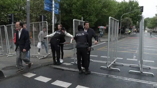 CHP kışkırttı ortalık karıştı! DİSK ve KESK 1 Mayıs eylemlerini sonlandırdı