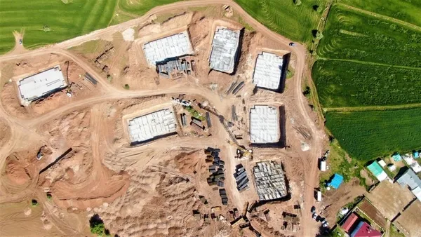 temeli-baskan-erdogan-onderliginde-atilmisti-elazigda-kalici-deprem-konutlari-yukseliyor-1684311717678.jpg Temeli Başkan Erdoğan önderliğinde atılmıştı! Elazığ’da kalıcı deprem konutları yükseliyor! - 2