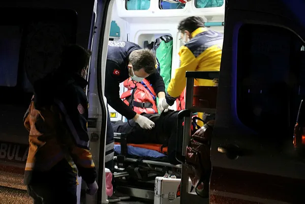 1618008347206.jpg Yangına giden itfaiye kaza yaptı: 2'si ağır 5 kişi yaralandı - 2