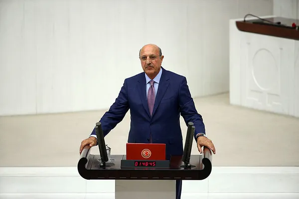 İlhan Kesici kimdir, kaç yaşındadır? İlhan Kesici hangi partilerde yer aldı?