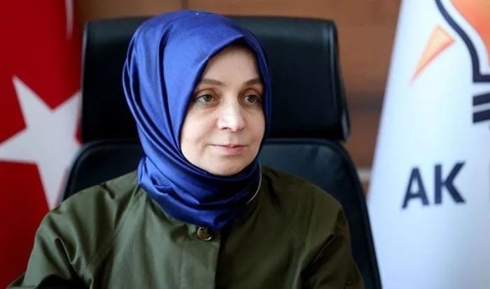 dem-partili-sevilay-celenk-ve-kezban-konukcudan-skandal-tbmmde-lgbt-sapkinligini-savundular-ak-partiden-tepki-1722180624501.jpeg AK Parti Grup Başkanvelkili Leyla Şahin Usta