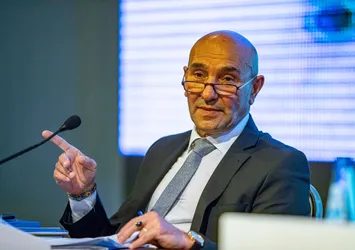 Tunç Soyer canlı yayında kendini bir bir yalanladı