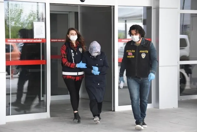 Eskişehir'de küçük kızını sevgilisiyle cinsel ilişkiye zorlayan anne ve şaha hapis cezası - 2