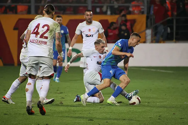 1698909011812.jpg Galatasaray'da gözler Kasımpaşa maçında! Muhtemel 11'lerde büyük sürpriz! Okan Buruk kararını verdi... - 4